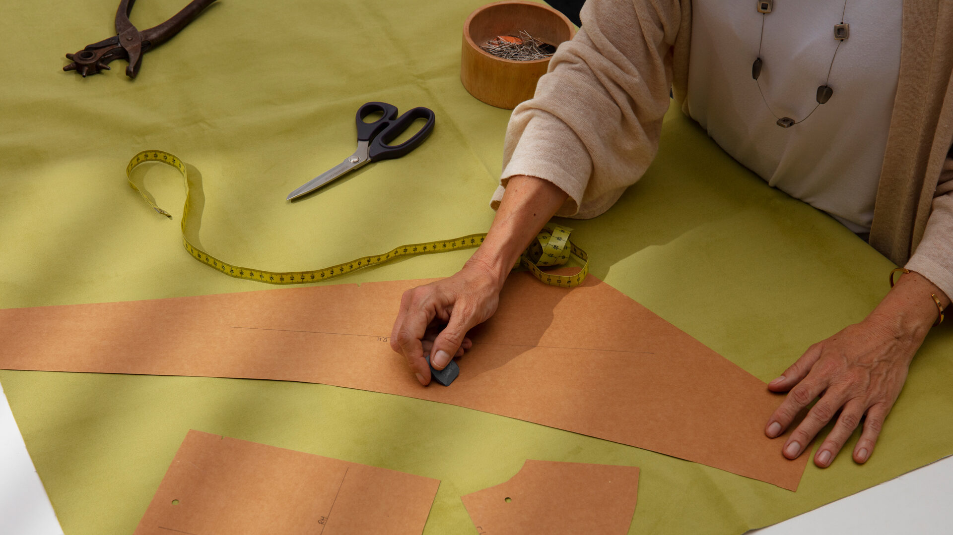 El papel de la ergonomía en los uniformes industriales 1 Ergonomia uniformes edited