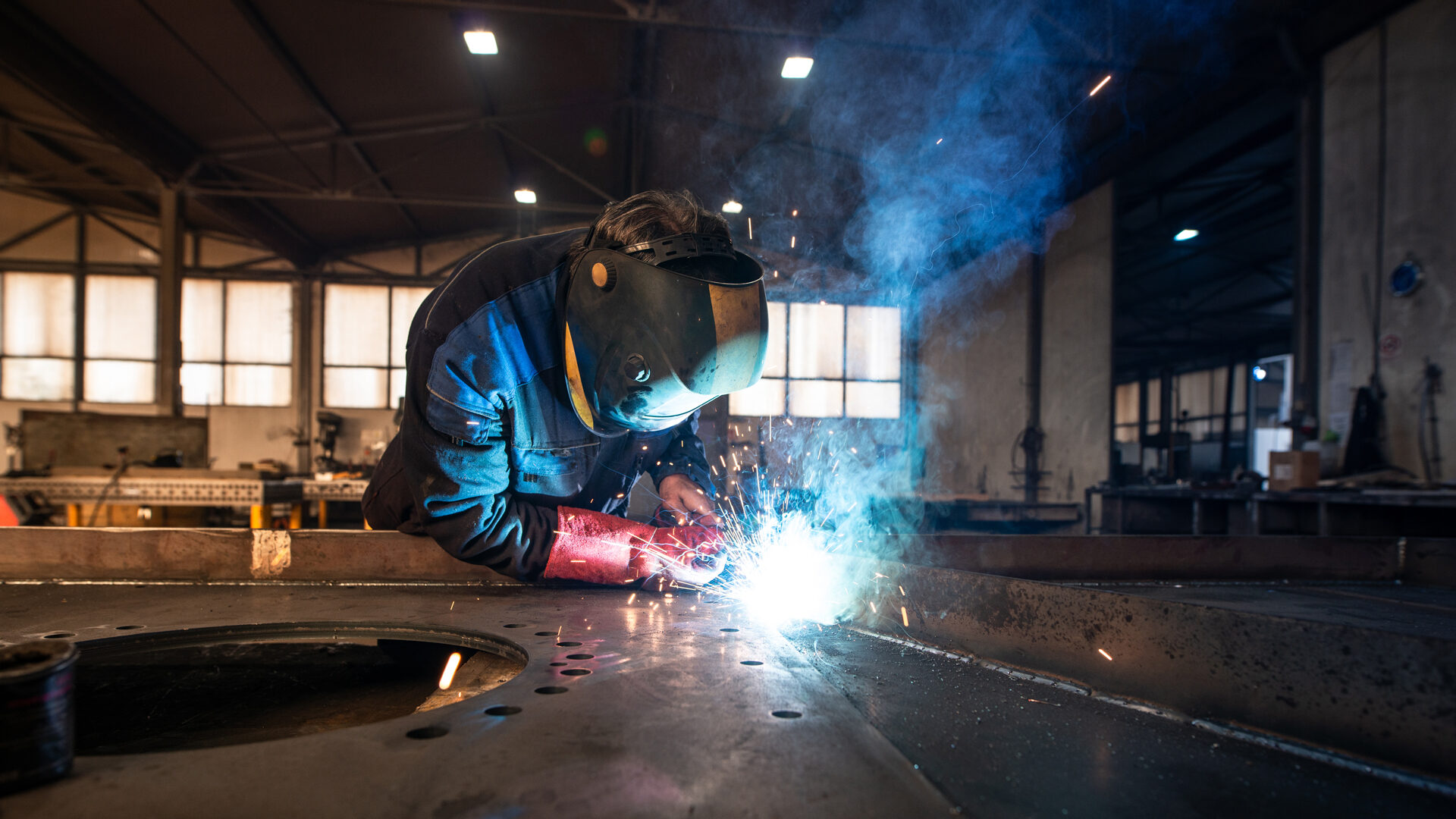 Uniformes ignífugos para la industria: Seguridad y protección en cinco sectores clave 3 Uniformes ignifugos para la industria 2 edited