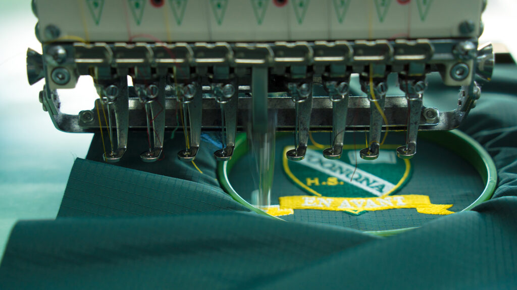 Uniformes con colores corporativos 4